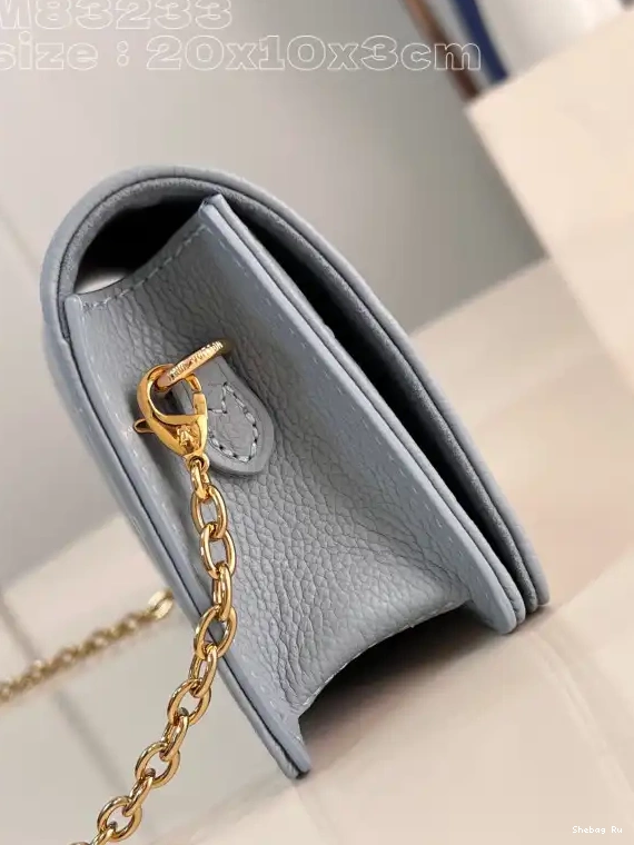Lily LOUIS Chain VUITTON Wallet On 0626
